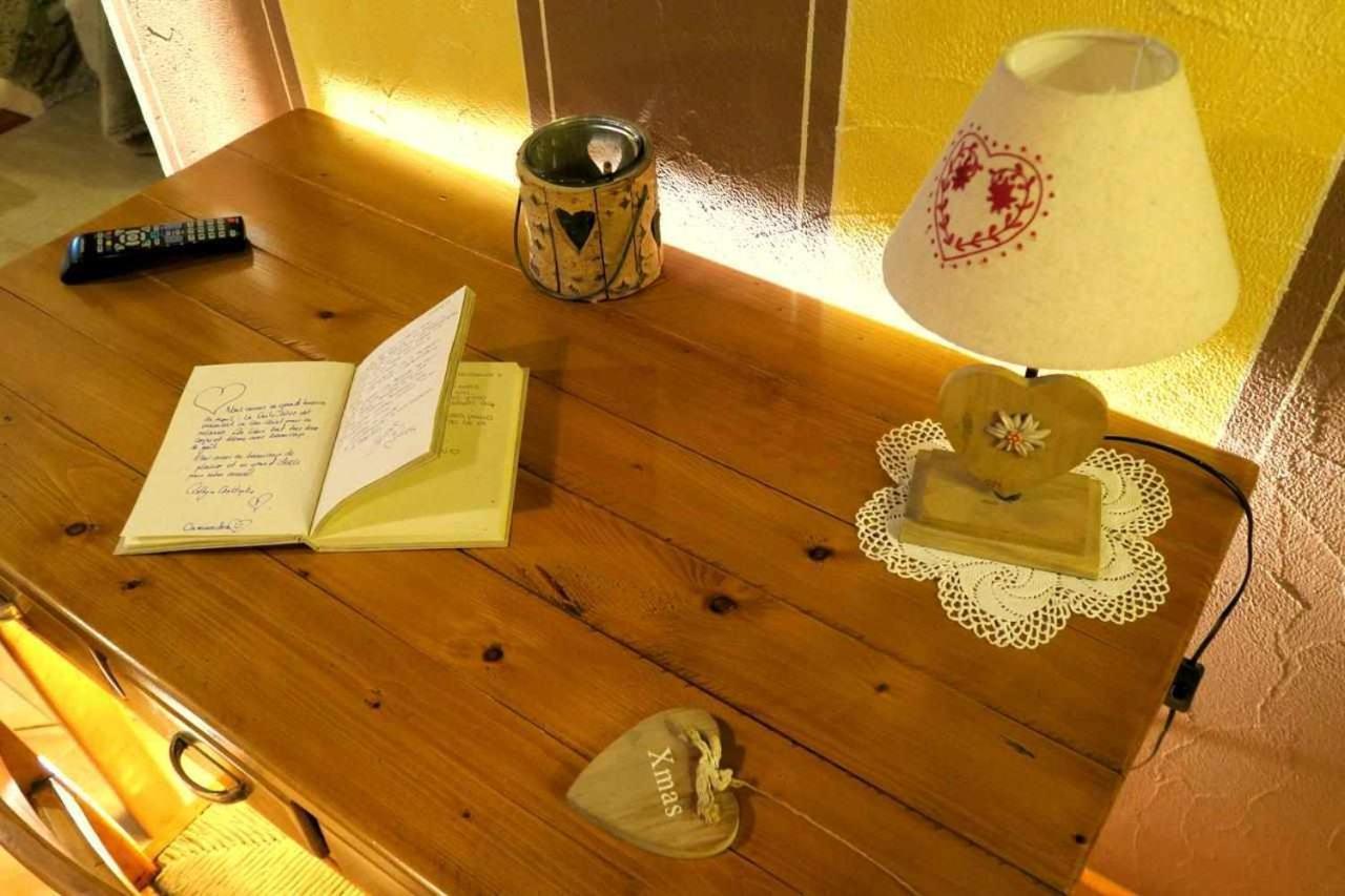 Romantica Suite Con Vasca Idromassaggio อาออสตา ภายนอก รูปภาพ