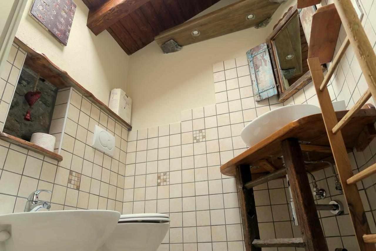 Romantica Suite Con Vasca Idromassaggio อาออสตา ภายนอก รูปภาพ